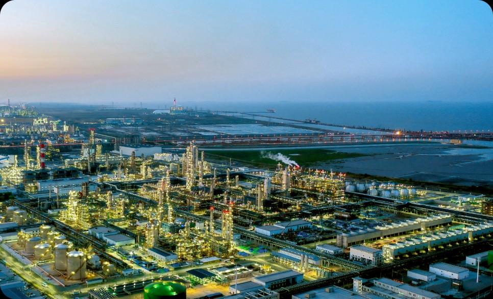 尊龙Z6官方网站“三位一体”AI巡检天团落地镇海炼化“巨无霸”罐区