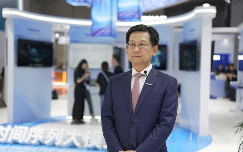 崔山受新华社专访：：以工业具身智能重构生产力，引领流程工业智能化升级